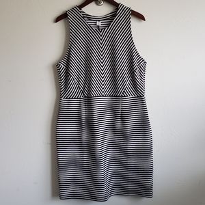NWOT Old Navy black/white striped dress